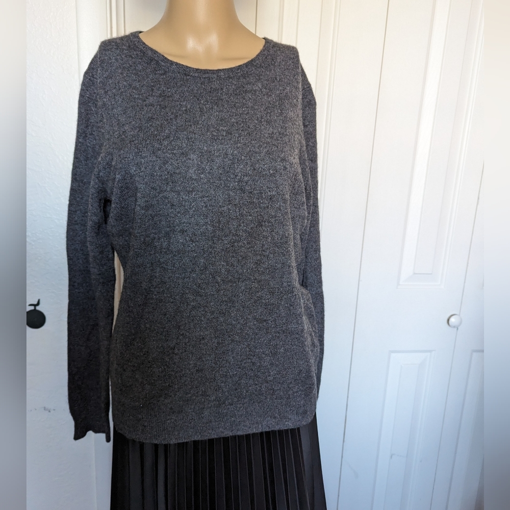 Charter Club Sweater Women’s PL Luxury Cashmere Gray Long Sleeve Crew-Neck .